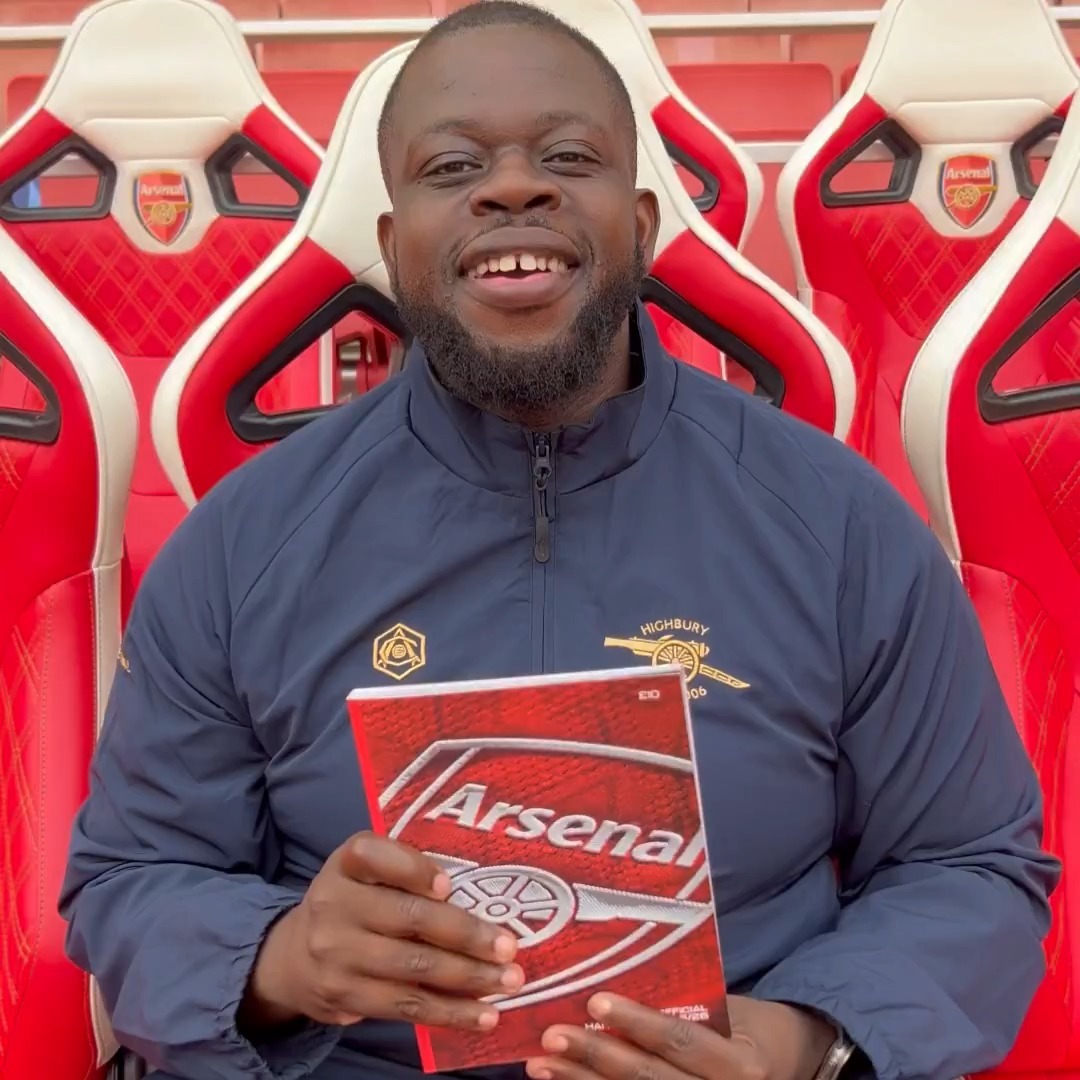 📖 Biggest edition yet 🔢 Profiles for every team ⏪ Comprehensive club history The 2025/26 Official Arsenal Handbook is available now, Gooners! 👇