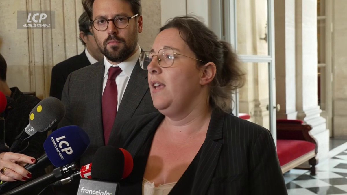 "La situation est parfaitement incompréhensible", martèle Cyrielle Chatelain, pour qui "un bloc trumpiste" est en train de se former. "Face à la droite qui est en train de se rallier à l'extrême droite, le devoir est de faire un bloc de gauche et écologiste". #DirectAN