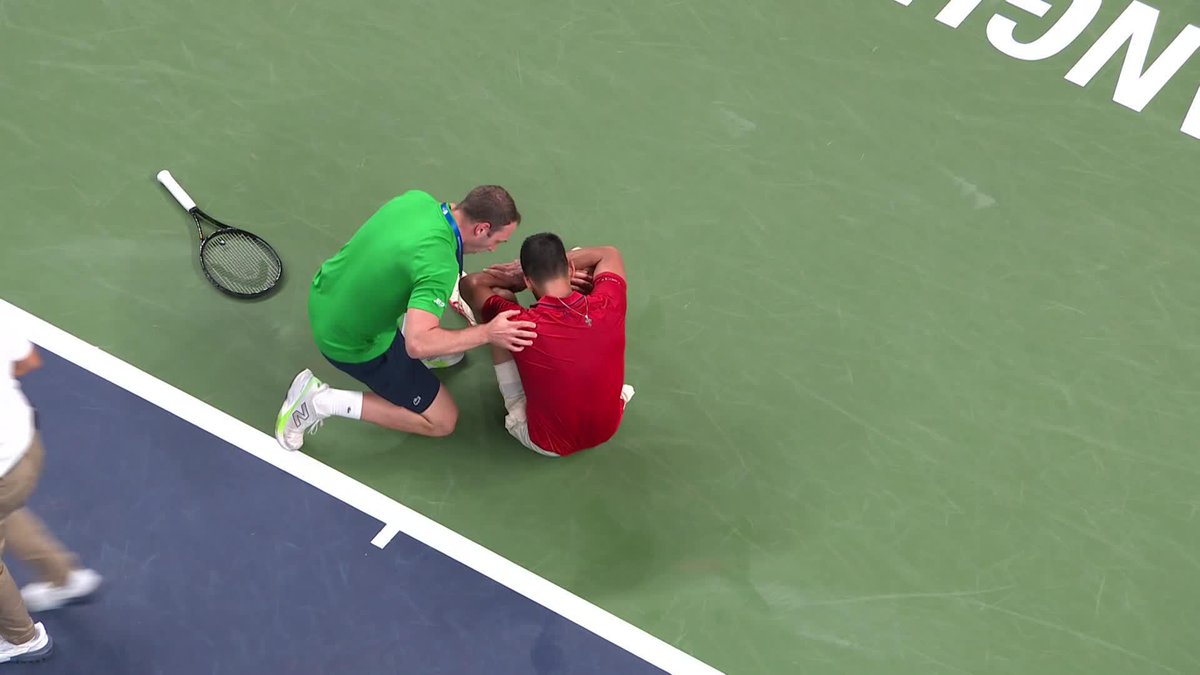 🚨🚨 DJOKOVIC SE DESPLOMÓ TRAS PERDER EL SEGUNDO SET. 📺 Mirá el mejor tenis en el Plan Premium de Disney Plus.