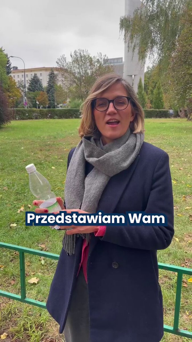 Prawdziwa pogromczyni polskiej prawicy: ✨plastikowa butelka✨