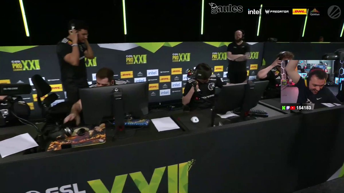 3:2 no Stage 1 3:1 no Stage 2 #FURIACS no top 8 da #ESLProLeague 22 em Estocolmo! 🇸🇪 +1 PLAYOFF HEIN! A FURIA É ISSO AÍ MESMO. 🐾 É OFICIALMENTE #DIADEFURIA