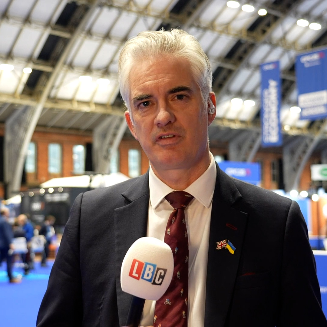 ‘Churchill did it to Hitler, Thatcher did it to Galtieri, we’ve done it to Putin.’ Part of conservatism is ‘standing up to dictators’, according to James Cartlidge MP 🇬🇧 🇺🇦, which is why Farage is ‘unfit to be PM’.