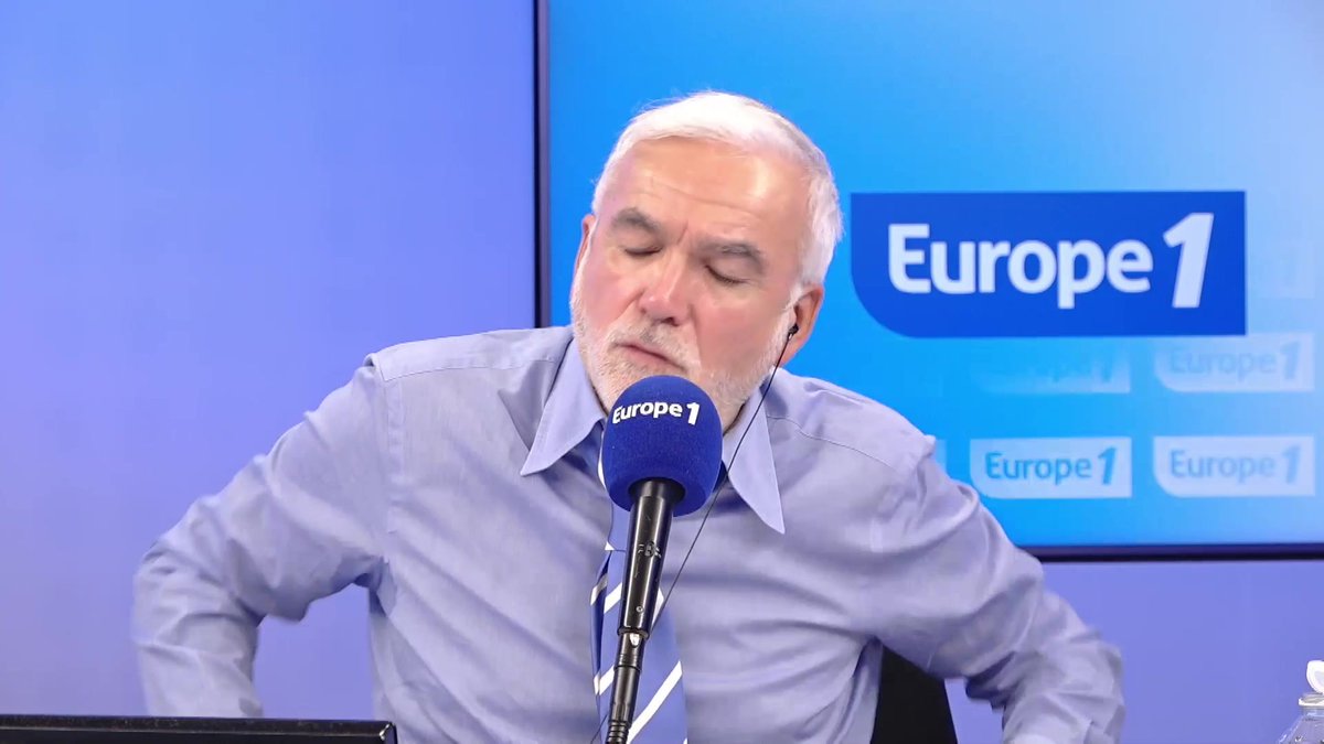 "Ça ne me gêne pas que le président de la République française ait plus de pouvoir que le président des États-Unis" affirme Pascal Praud dans #PascalPraudEtVous sur #Europe1