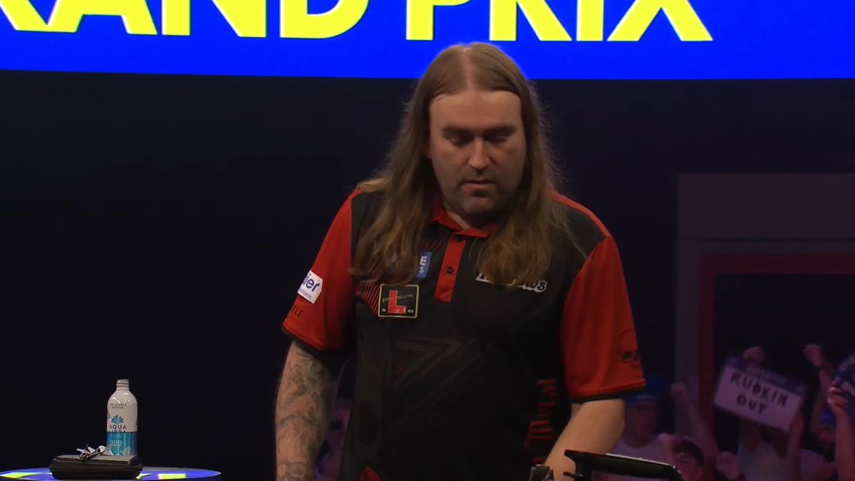 WHITEWASH OPENING SET! Ryan Searle races into a 1-0 lead in this one, as Heavy Metal wins the opening three legs against Gerwyn Price! 📺 #WGPDarts | R1