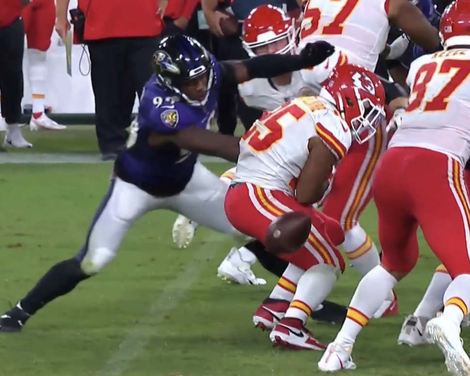 This is the moment that defined Odafe Oweh’s tenure with the Ravens A game-winning forced fumbles in 2021 in his second career game