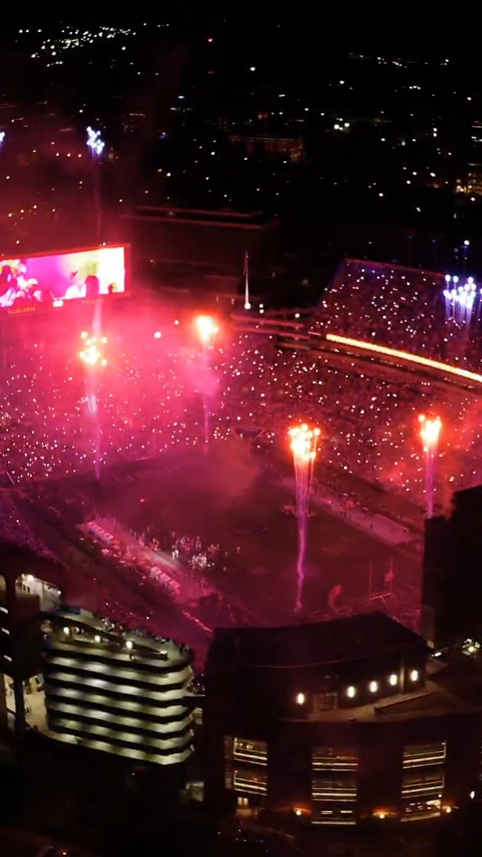 After dark... Jordan-Hare comes alive ๐ฅ