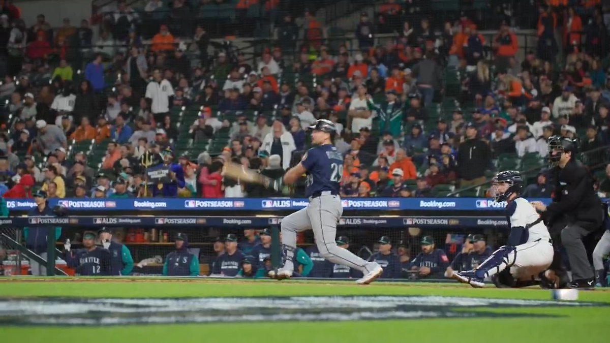 Cal Raleigh adds a #Postseason homer to his historic 2025 season! (MLB x Citizen Watch US)