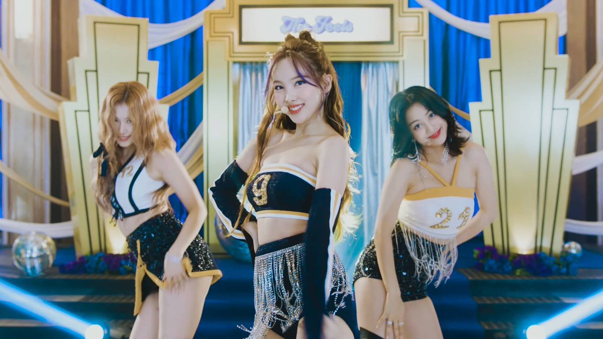 4 years ago today, TWICE released the full performance of 'The Feels' on The Tonight Show Starring Jimmy Fallon.
