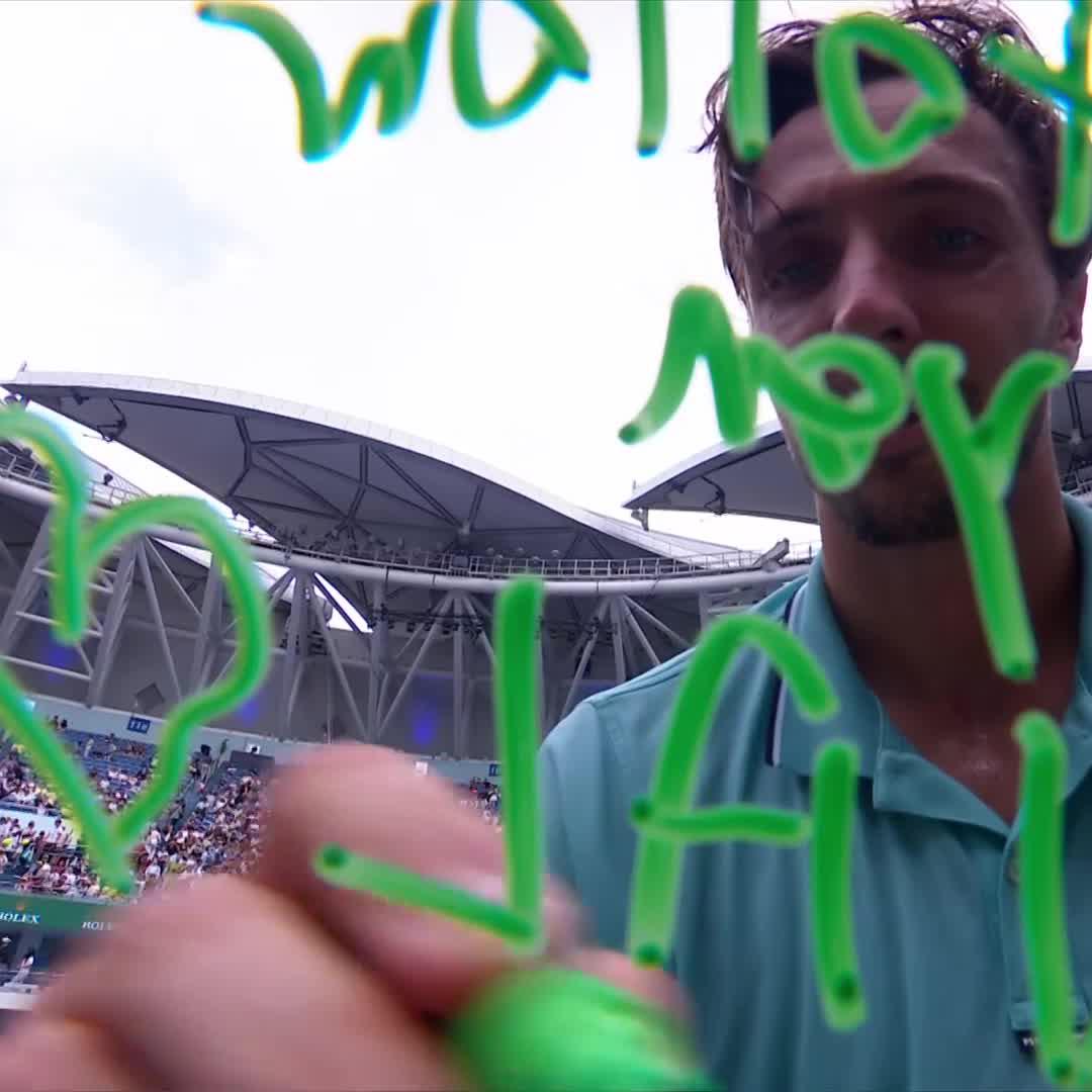 "Je te suis Val." Arthur Rinderknech et Valentin Vacherot vont pouvoir raconter plein de souvenirs au prochain repas de famille. Les cousins sont tous les deux pour la première fois en quarts de finale d'un Masters 1000 au tournoi de Shanghai. Joli !