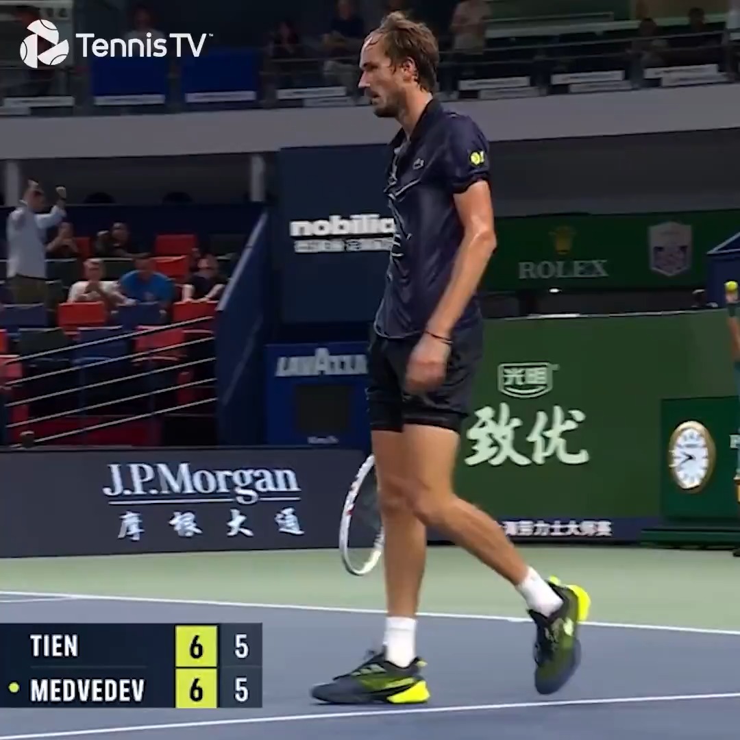 Medvedev is EVERYWHERE! 🥵 Daniil Medvedev | Rolex Shanghai Masters