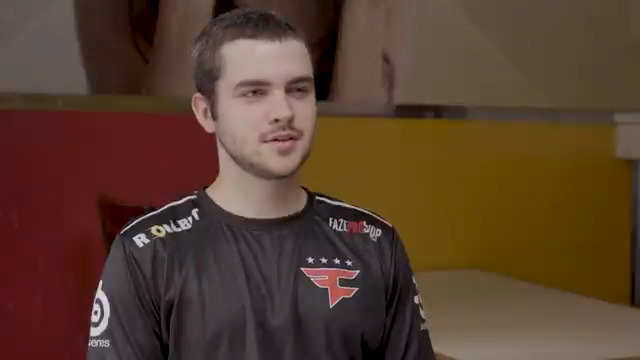 Love for Counter-Strike and chicken was in the air in London, with launders taking broky out on a very special Chicken Shop Date 🥰