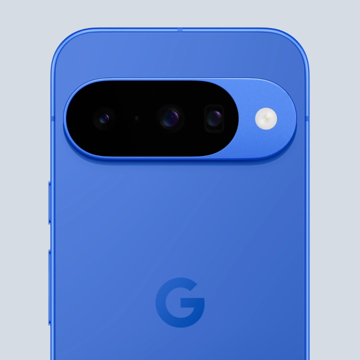 POV: your #Pixel10 has 3 POVs 1️⃣ 48 MP¹ wide camera w/ Macro Focus for striking contrast 2️⃣ 13 MP¹ ultra wide camera for vast landscapes & scenery 3️⃣ 5x telephoto lens for amazing photos no matter the distance Get a whole new view, well 3 views:
