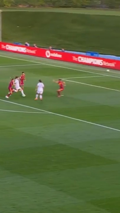 The tricky feet and finish from Caroline Weir 😮‍💨