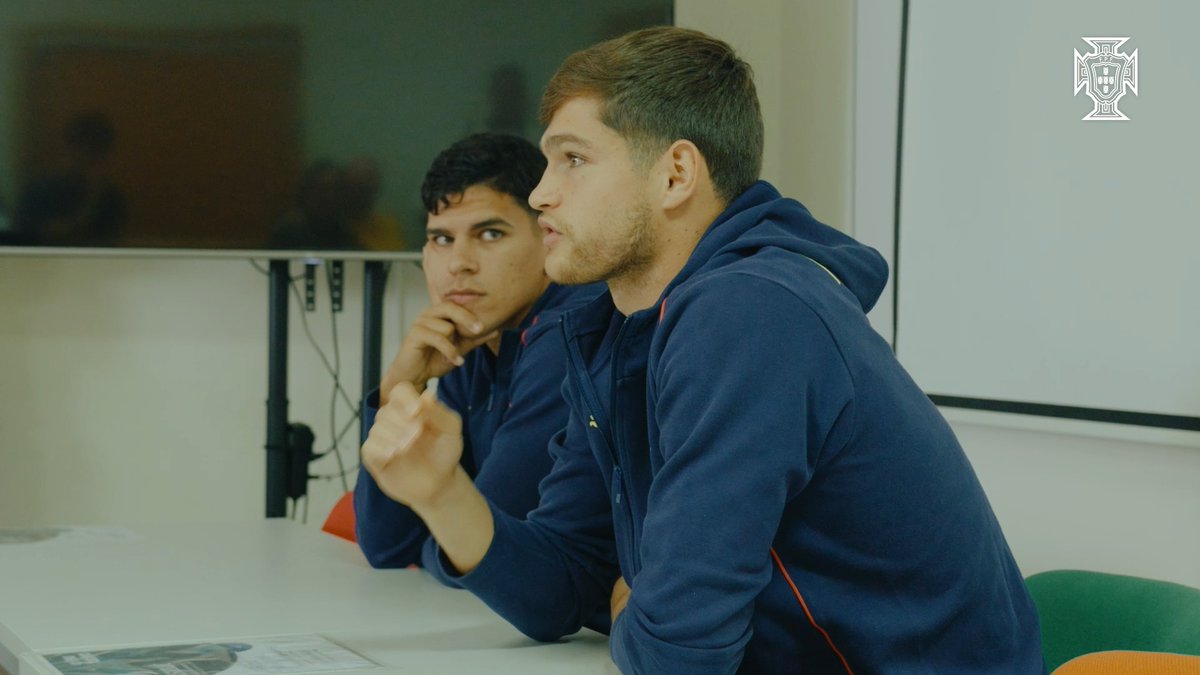 Uma manhã diferente com os jogadores dos Sub-21 📚🤩 #FazHistória