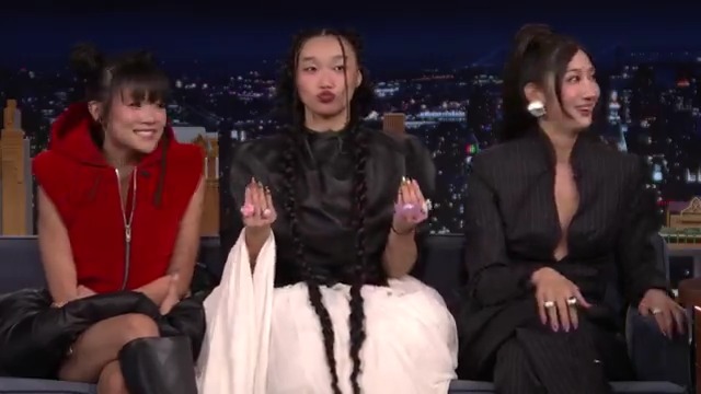 EJAE saw a ghost while recording “Golden” 😱 AUDREY NUNA REI AMI #KPopDemonHuntersOnFallon #FallonTonight