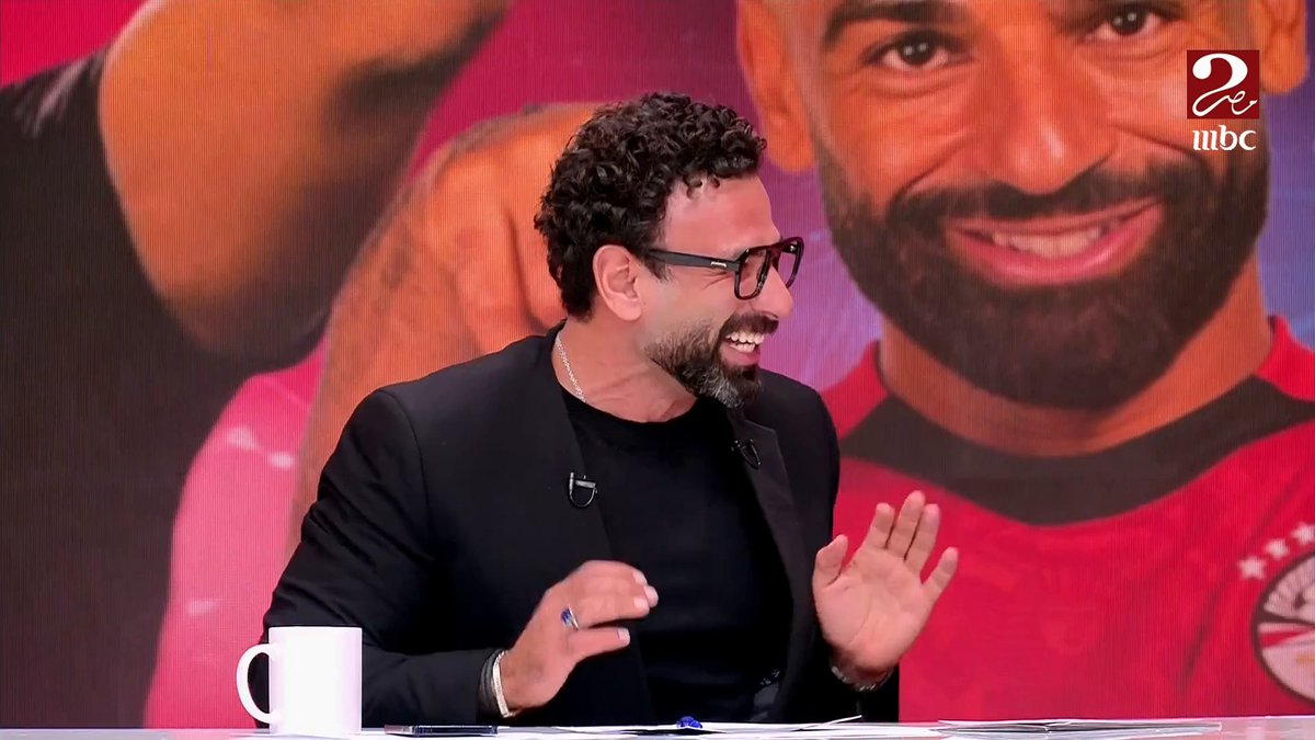 محمد بركات لـ إبراهيم فايق مازحا : انتوا جايين عليا انت وشيكا علشان ضيعت فرصة الجزائر.. طب ما هاني ابو ريدة وابراهيم حسن ناسيين ان شيكابالا لعب كأس عالم 😂 #MBCMASR2