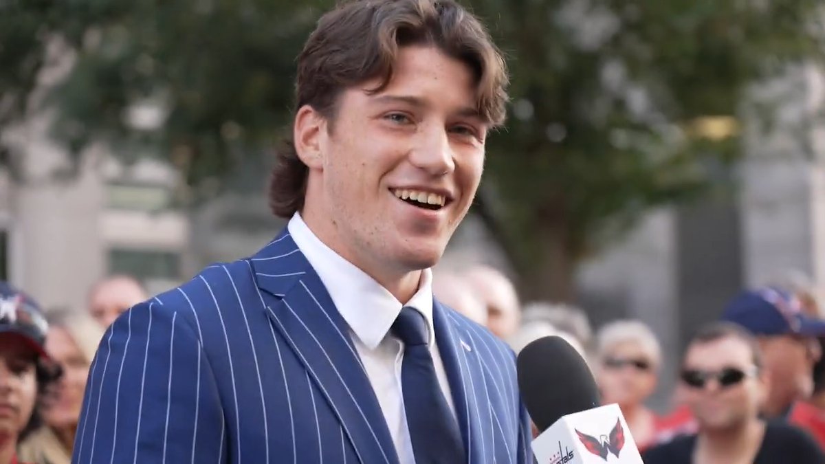 “Young guys gotta wear suits still.” Ryan Leonard and Taryn Bray catch up on the Red Carpet ahead of the forward’s Opening Night debut. #ALLCAPS | Lexus