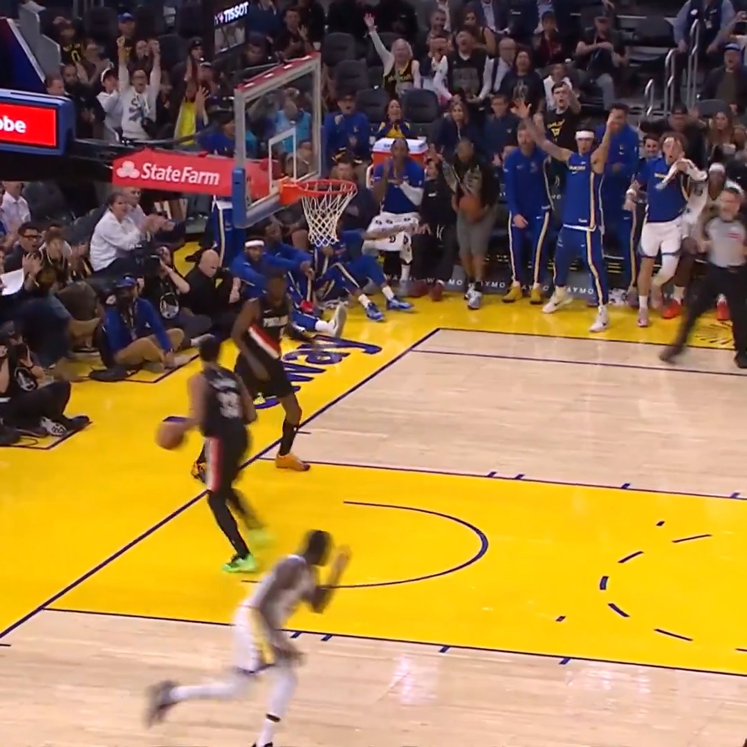 Up, under and IN. Dray with the finesse. 📺 NBC Sports Bay Area & CA