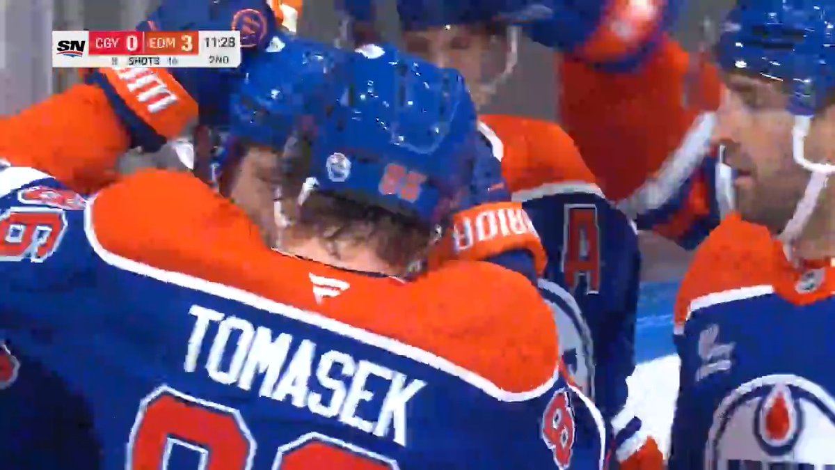 Number 400 comes off a beautiful pass from David Tomasek! 🙌 #NHLFaceOff 📺: Sportsnet or stream on Sportsnet+ ➡️