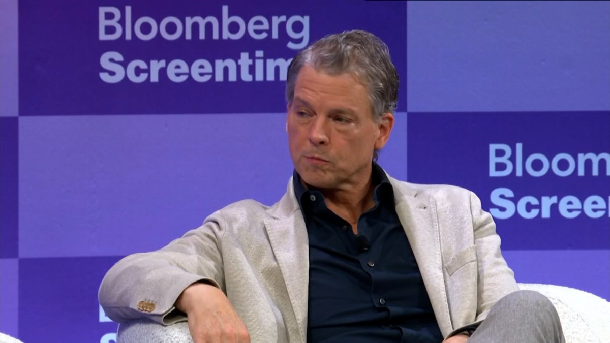 Netflix is making its video games available for play on TVs for the first time, its co-CEO Greg Peters tells Lucas Shaw at Bloomberg Live's #BloombergScreentime
