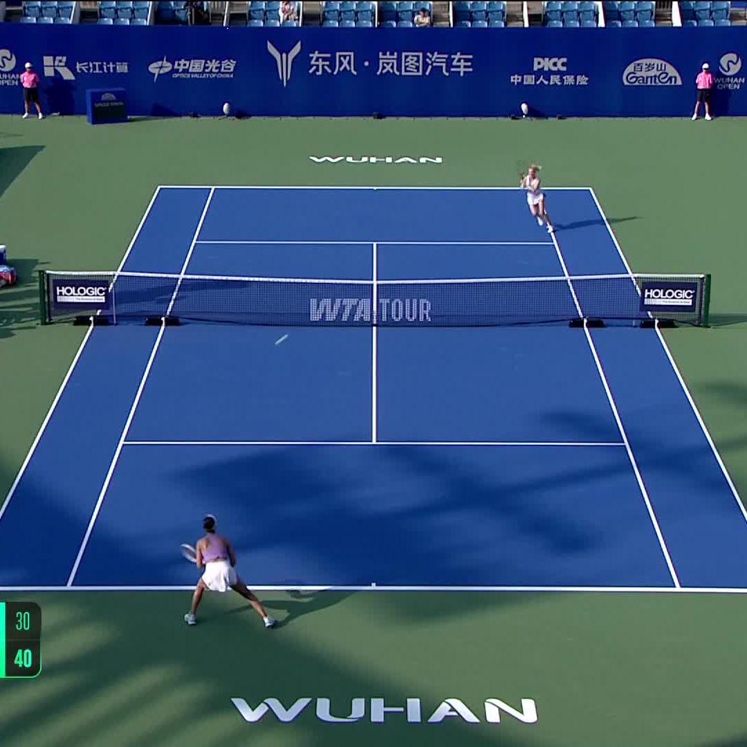Taking her chance 💨 Katerina Siniakova battles to win the first set 7-5 over Jovic. #WuhanOpen