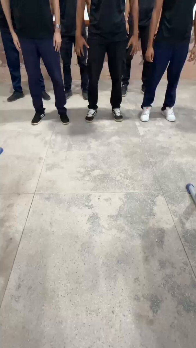 simplesmente a sala de aula br com mais bom gosto que existe hoje teremos o último episódio dessa temporada de peacemaker