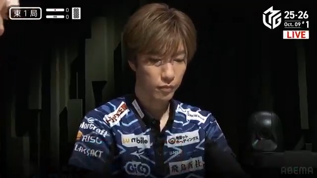 #Mリーグ 2025-26試合ダイジェスト📹 東1局、#鈴木優 選手の満貫ツモ！ 試合開始直後の1局 優選手が開始早々のダブルリーチを敢行！ 醍醐選手が大物手のイーシャンテンまで迫るも 優選手がツモって2000・4000の先制攻撃を決める！ 👇今すぐ無料視聴