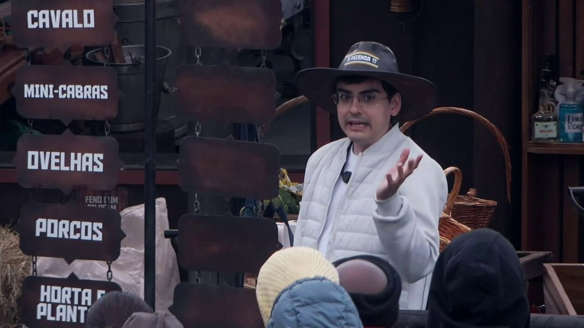Dudu fala da divisão de comida durante sua delegação. #AFazenda