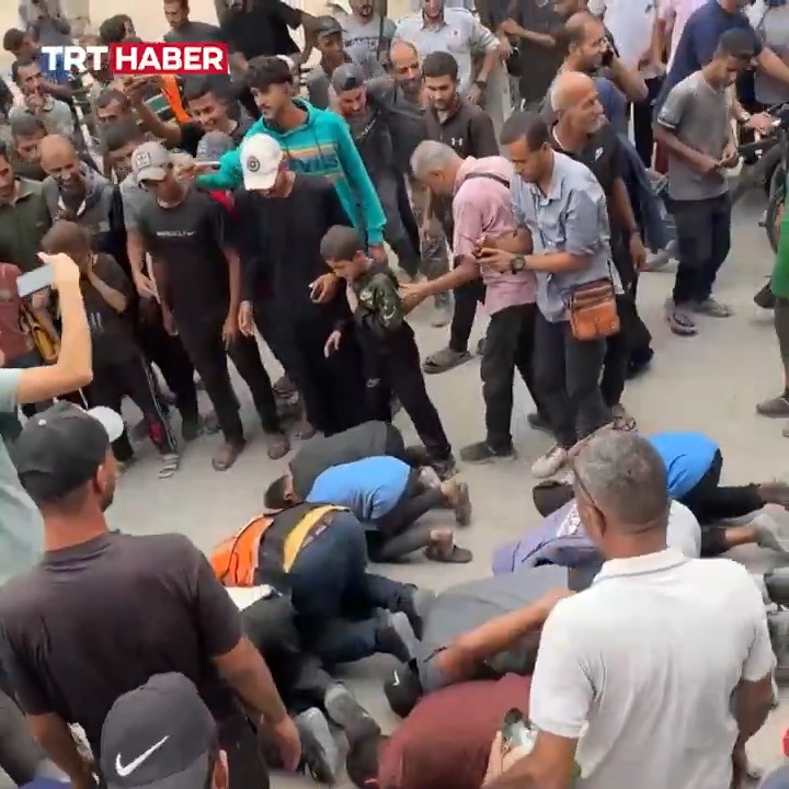 Gazze'de ateşkes anlaşmasının ardından şükür secdesi...