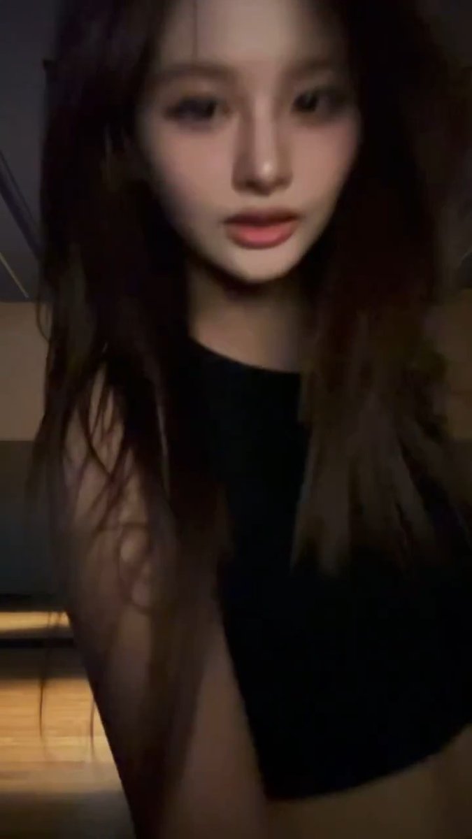 SULLYOON DANCING TO BODY BY WJSN DOYOUNG