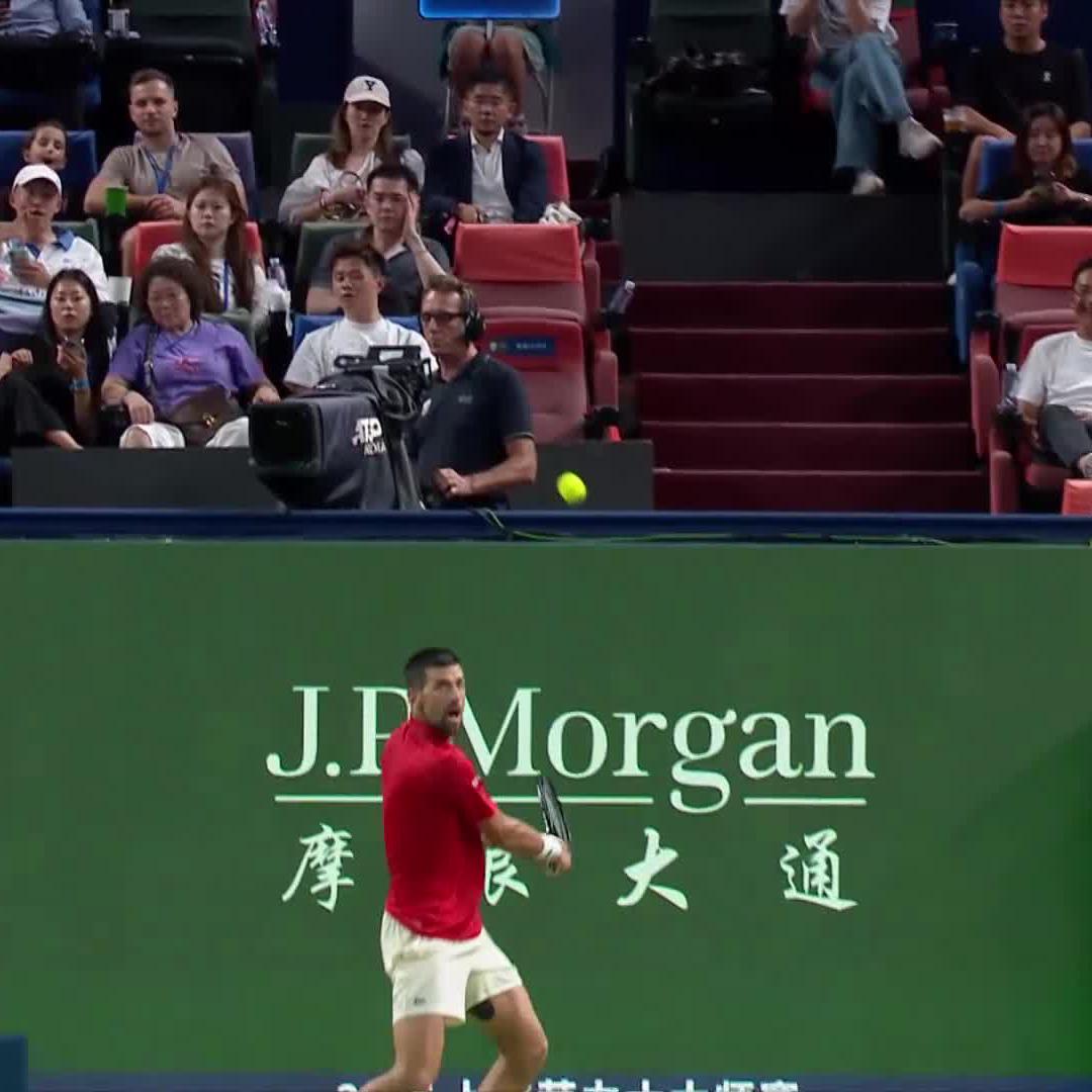 Zizou went for the spectacular 🤯 Novak was right there to claim the steal 😎 #RolexShanghaiMasters