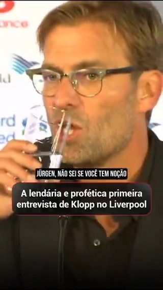 🎙️🔙 Neste dia, há 10 anos, Jürgen Klopp era apresentado no Liverpool em uma entrevista coletiva em que foi absolutamente lendária. O resto é história... 🎥 Liverpool FC