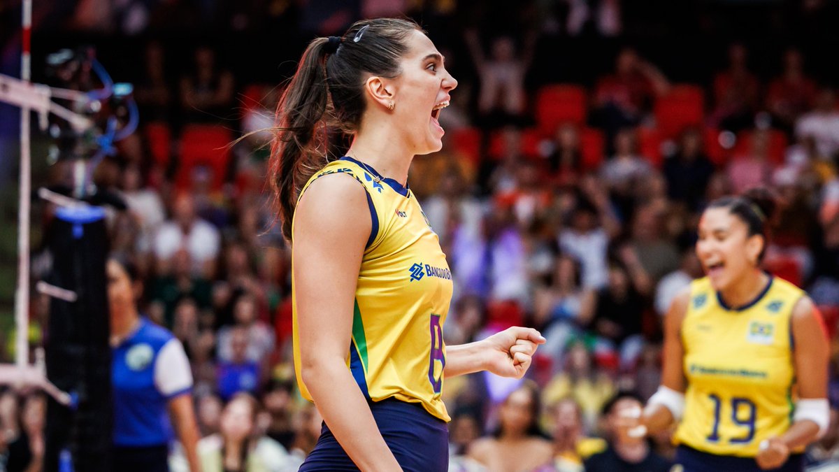 #TBT THE BRAZILIAN WALL! 🧱🔥 No one blocked more than Julia Kudiess 🇧🇷 this season, top blocker of both #VNL2025 and #WWCH! 💪 Powerful at the net, deadly in attack. 💥 📺 Watch #VNL replays on VBTV: 🏐 #Volleyball #BePartOfTheGame