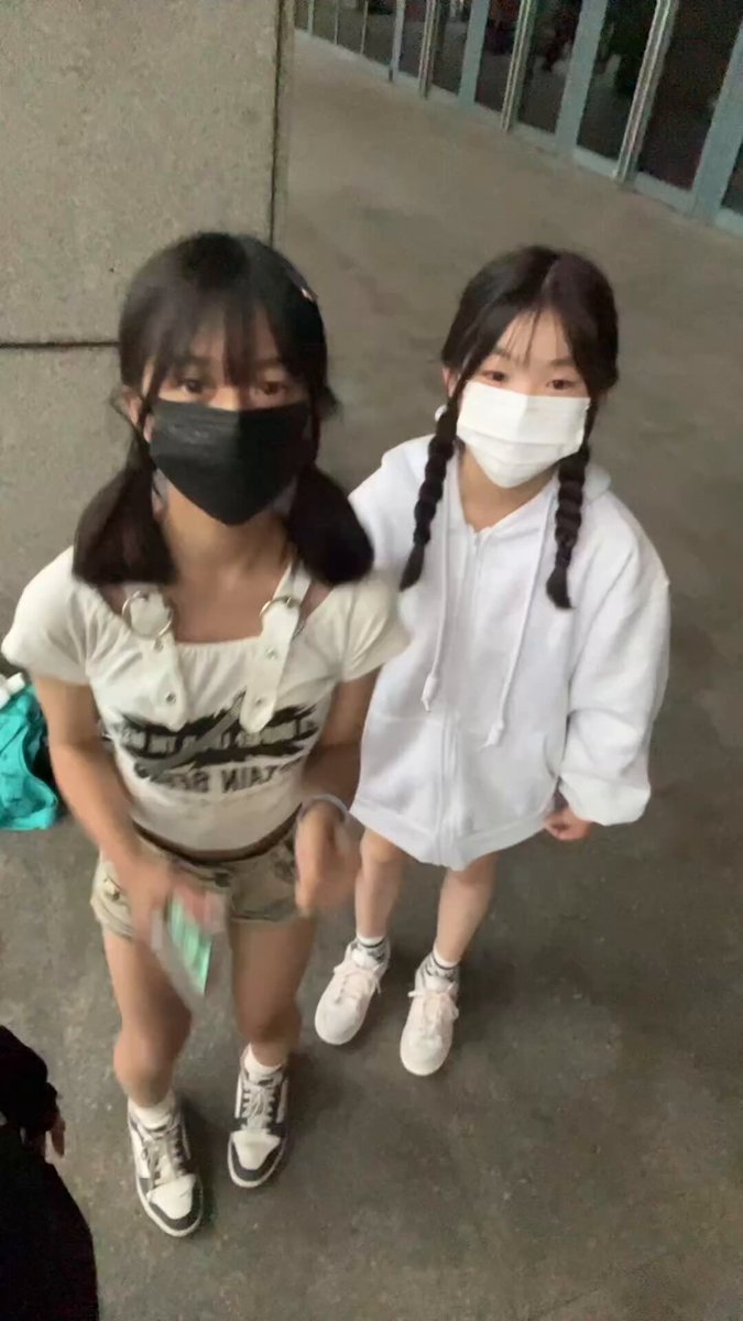 跟朋友的5分鐘的影片 誰想看，想看的+1 （時間有限）