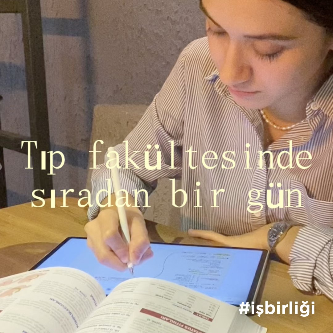 Bir öğrenci, HUAWEI M-Pencil Pro'nun sekmeler arası geçiş özelliği ile arkadaşından aldığı notu gizledi.