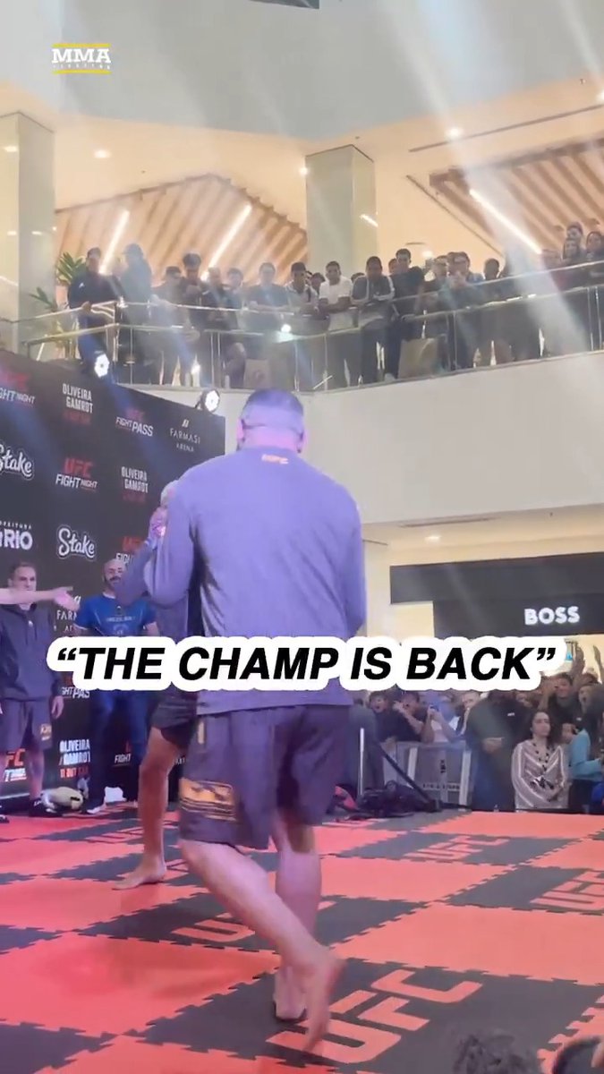 Charles’s coach: “You alright?” Charles: “I think something popped” We max betting on Gamrot 👏💰 #UFCRio