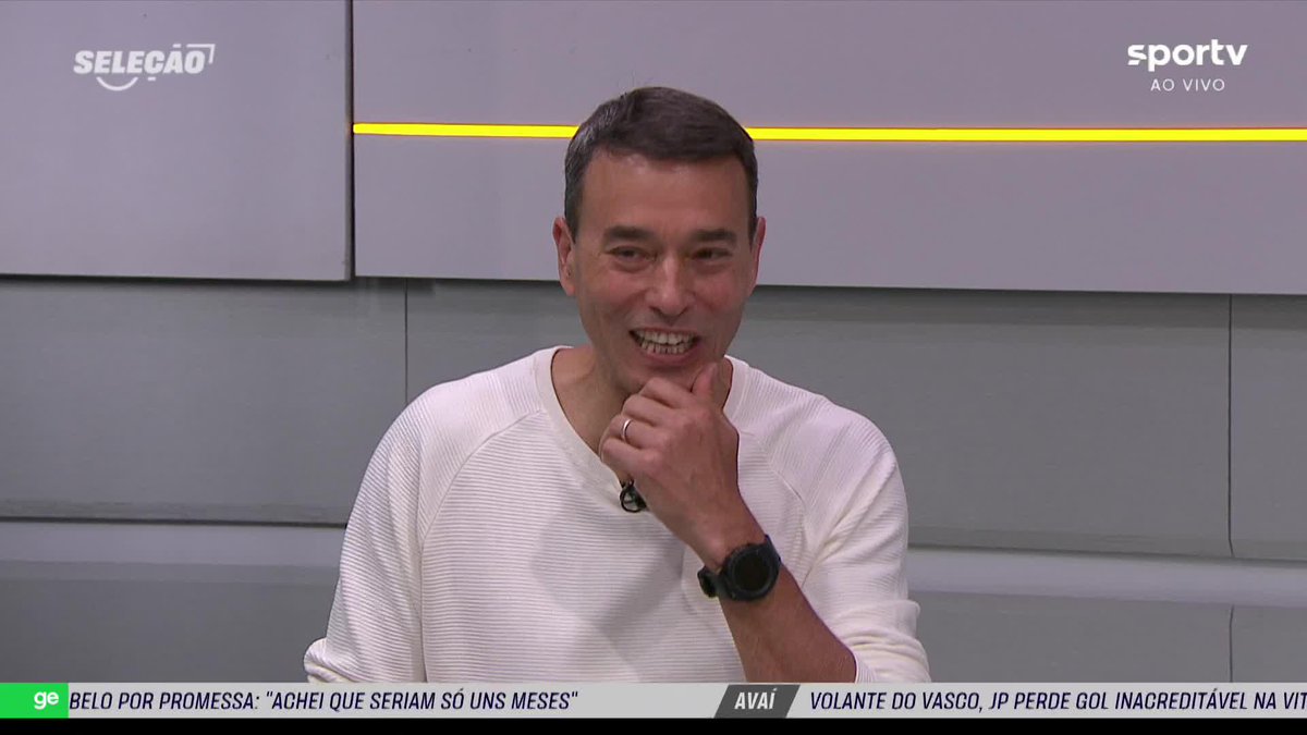 Seleção Sportv analisando quem pode apitar Flamengo x Palmeiras: Eric Faria: “Não vejo hoje um brasileiro capaz de apitar esse jogo. Vão buscar erros dele a favor do Flamengo, do Palmeiras… Eu traria alguém da Inglaterra, Itália.” 🎥 sportv | ge