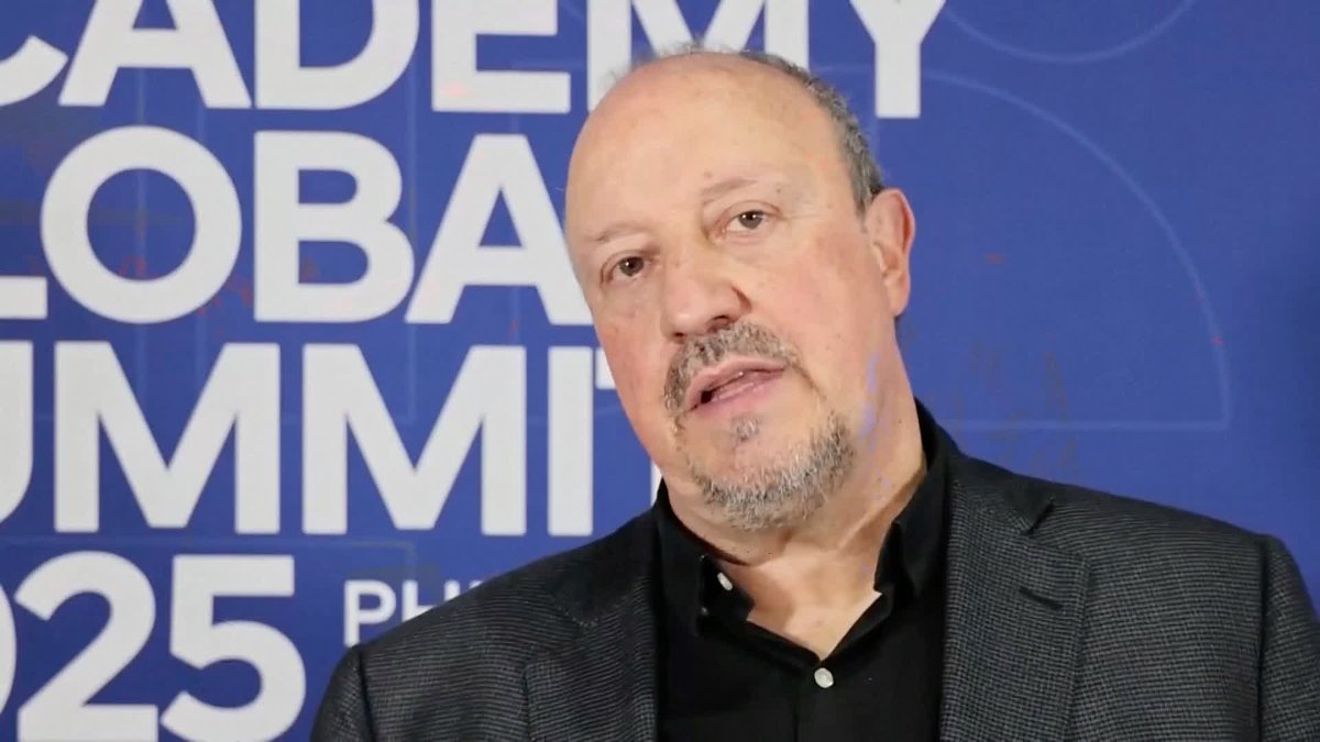 🗣️ "Manchester United will come back because they are good enough" Rafael Benitez looks at the current situation at Manchester United and believes they will be challenging again, but will need to look at Liverpool for inspiration🔴