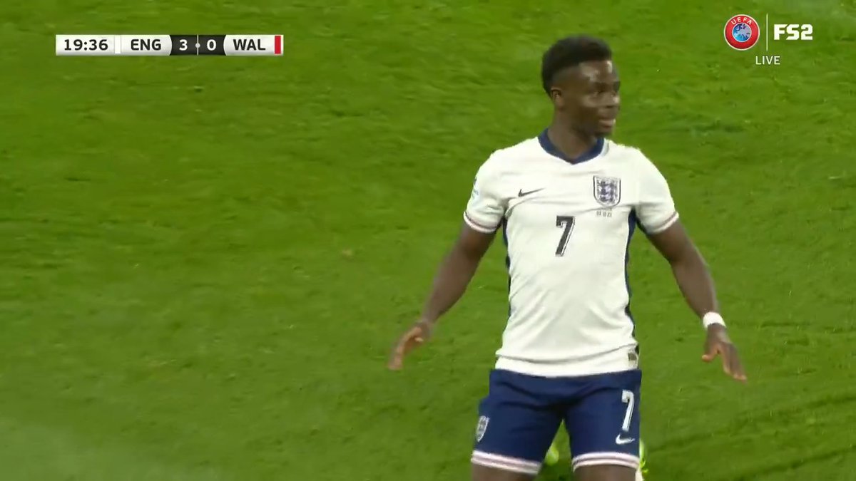 Bukayo BANGER ☄️ (via FOX Soccer)