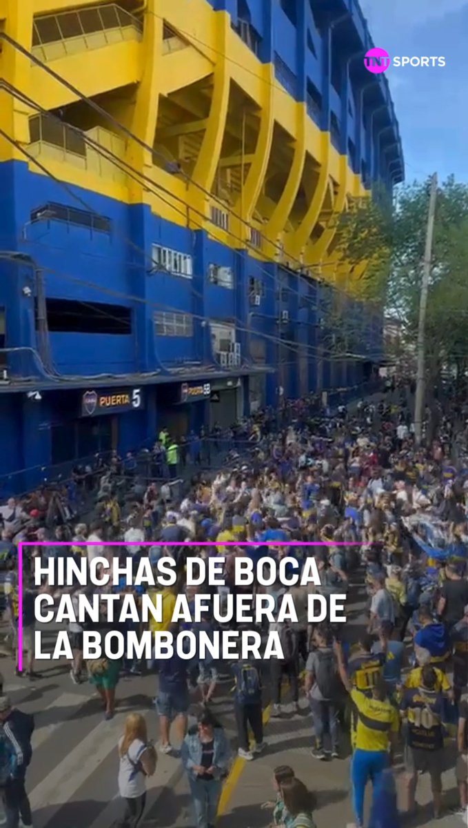 Los hinchas de Boca empezaron a cantar en las afueras de La Bombonera
