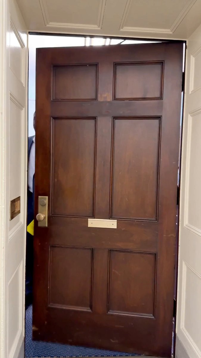 September was a busy month, from long days in Washington to packed weeks across VA-07. As Congress headed toward a government shutdown, Team Vindman kept working for Virginians. Hear all about it from our new fall Vinterns!