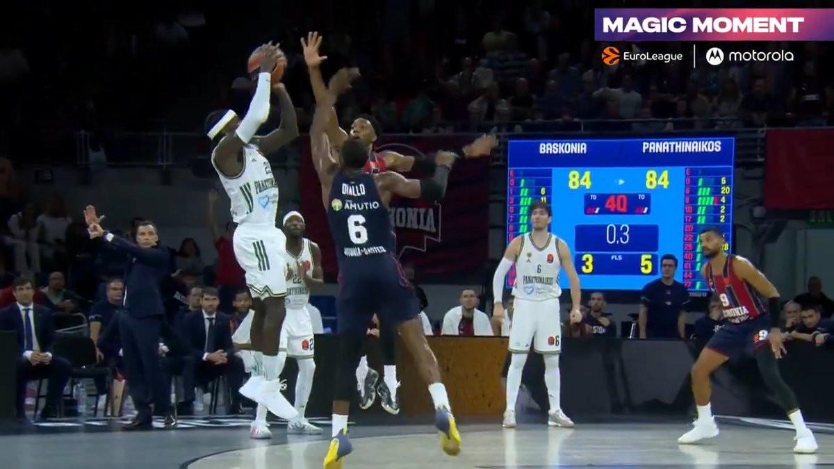 KENDRICK MF NUNN GAME WINNER. 🔥🔥🔥🔥. (via EuroLeague)