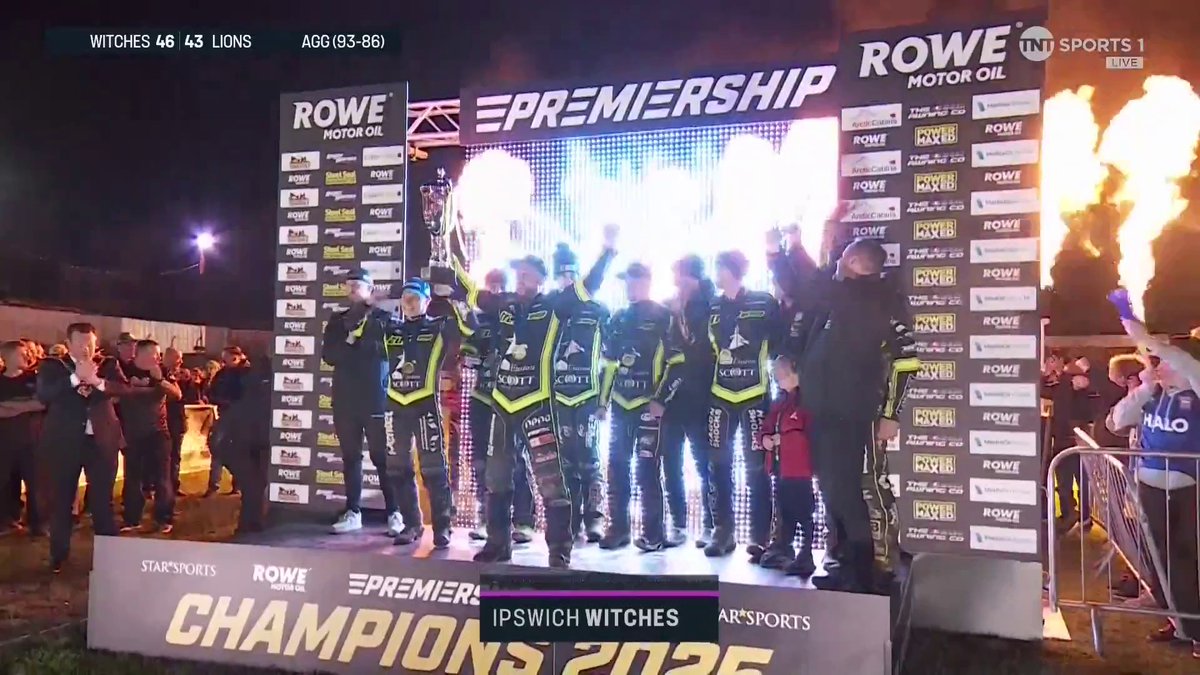 Here are your 2025 ROWE Motor Oil Premiership Champions! 🏆 Congratulations to the Ipswich Witches! 👏 #IPSLEI | #BritishSpeedway Live on TNT Sports and Discovery+