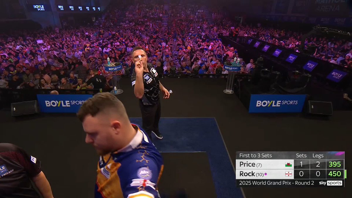 PRICE ON FIRE 🔥 110 average in that set from Gerwyn Price as he sweeps it in straight legs to lead 2-0 over Josh Rock. 📺 #WGPDarts | R2