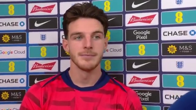 "How do you sum up Elliot Anderson's first three games for England?" 🤔 "I don't think he can play at a higher level." 🔥 Strong words from Declan Rice #ThreeLions | 🎙️ Gabriel Clarke