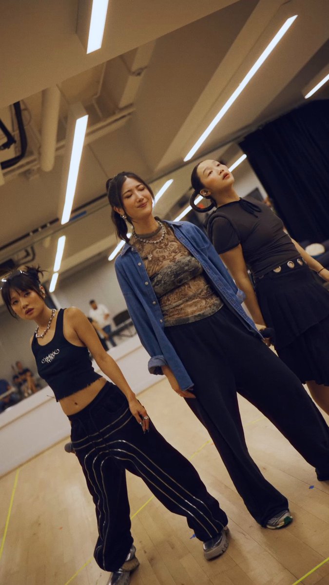 EJAE, Audrey Nuna, and Rei Ami rehearsing before their television debut on @fallontonight 🥲