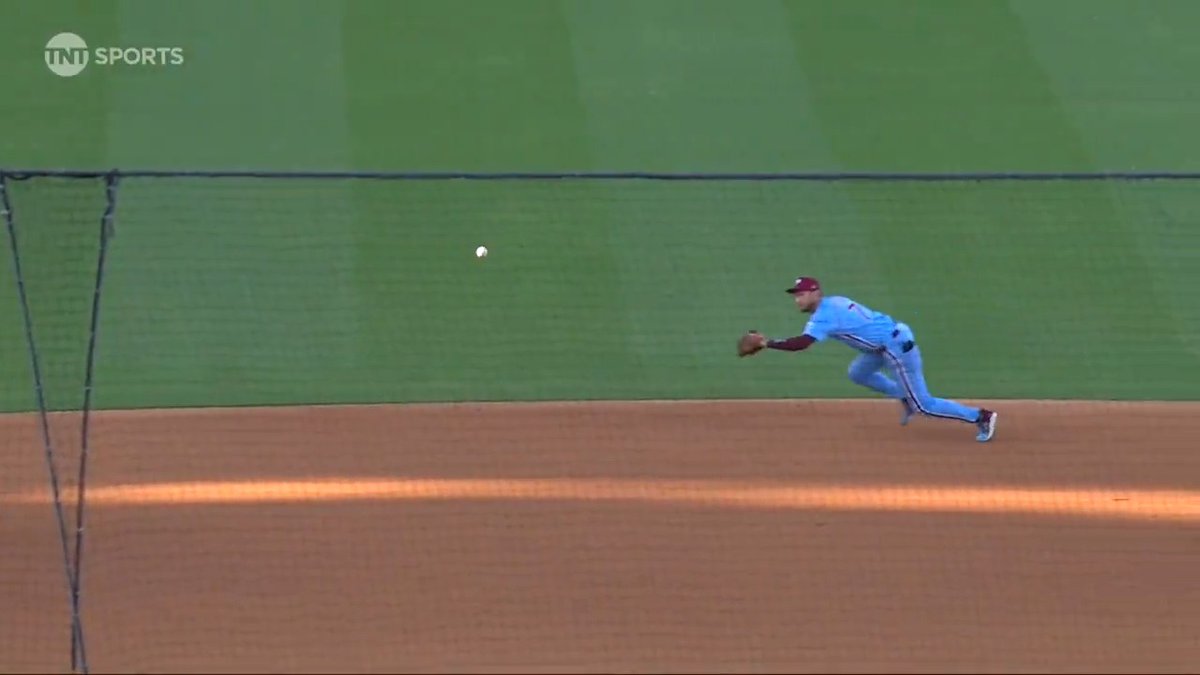 Lay out, Trea!