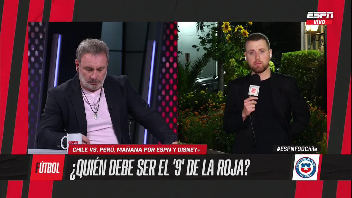 "BRUNO HIZO 15 GOLES EN EL AÑO Y ESO NO ES FÁCIL" Marcelo Barticciotto habló de la no nominación de Bruno Barticciotto a La Roja y habló del presente del delantero. Mira #ESPNF90Chile en el Plan Premium de #DisneyPlus.