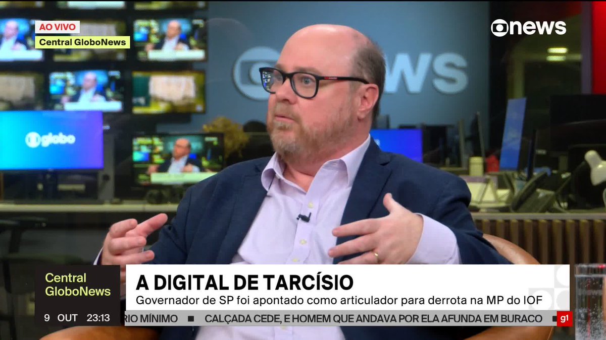 “Tem gente que está olhando a eleição presidencial, mas a maioria que estava na Câmara não depende da eleição presidencial. Depende da eleição para deputado, depende das suas emendas, de o Congresso não estar com uma imagem muito ruim e um pouco da popularidade presidencial do incumbente, não de quem vai concorrer. O (líder do PL na Câmara) Sóstenes (Cavalcante) é diferente, porque é um líder bolsonarista claramente vinculado a uma campanha presidencial, mas a maioria não vai ter nenhuma voz. Portanto, tem um jogo desentrosado e estranho”, diz Fernando Abrucio sobre a comemoração de parlamentares com a derrubada do MP do IOF, e Natuza Nery acrescenta: “É importante dizer que um deputado federal candidato à reeleição tem muito poder porque está montado em cima de uma baita grana da emenda parlamentar, então não precisa do governo federal para se cacifar junta à sua base, porque o eleitorado é pequeno para deputado federal. Mas quando se fala de eleição majoritária, Senado e governo, aí a coisa muda de figura”. “E tem ainda o risco de cortarem as emendas, porque esse dinheiro que não entrou (com a MP do IOF) vai entrar de algum modo, (...) e poder ser que esse modo seja, com apoio do STF, do ministro Flávio Dino, cortar uns R$ 10 bilhões de emenda para o ano que vem. E aí, para esse deputados que comemoraram, vai ser o último baile do centrão. Acho que há um descompasso de entendimento que passa pelos bolsonaristas, que são muito articulados, e pelos líderes dos dois grandes partidos (União Brasil e Progressistas) que viraram uma federação, que estão com uma volúpia presidencial um pouco inexplicável”. ➡ Assista à #CentralGloboNews: #GloboNews