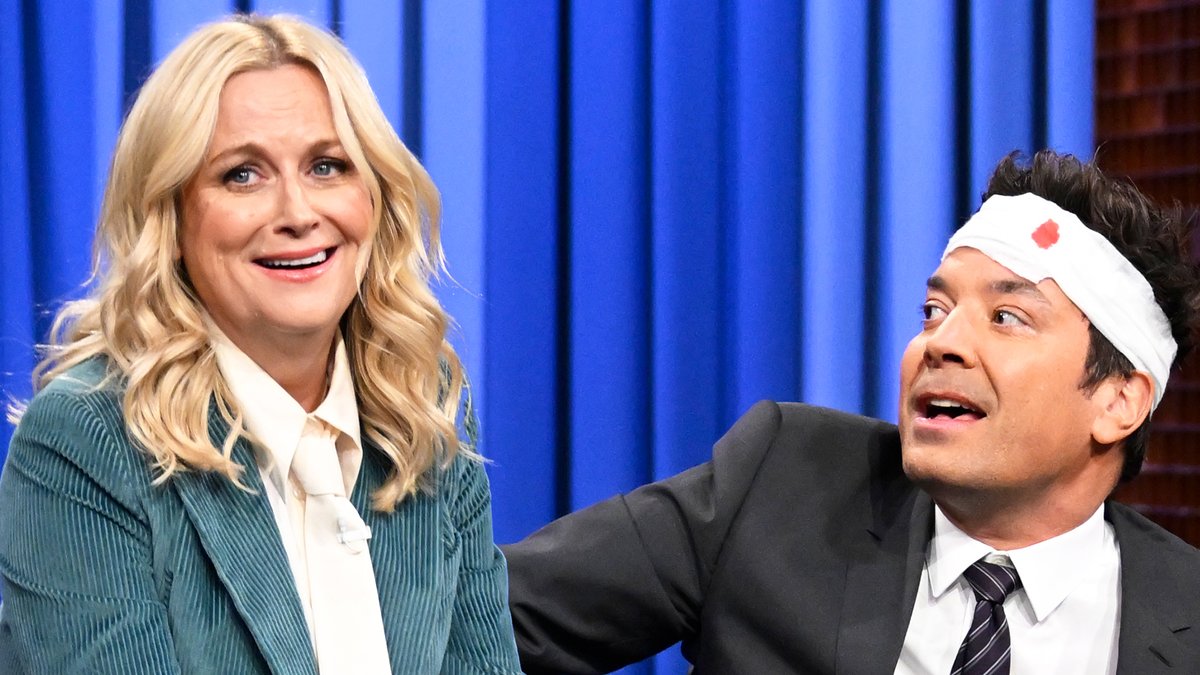 Amy Poehler crashes Jimmy’s monologue! #FallonTonight